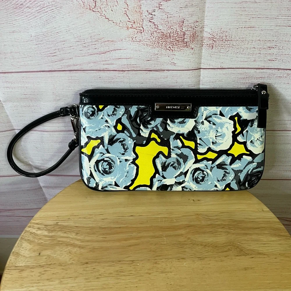 Nine West‎ Blue Yellow Black Floral Wristlets